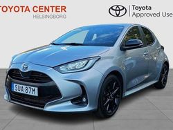 Silver Begagnad 2023 Toyota Yaris Hybrid Style Halvkombi | 239 900 kr (Marknadspris)