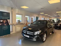 Svart Begagnad 2016 Mercedes GLA220 Style SUV | 169 900 kr