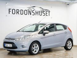 Grå Begagnad 2011 Ford Fiesta Titanium Halvkombi | 59 900 kr (Lite dyr)