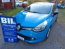 Blå Begagnad 2015 Renault Clio IV Halvkombi | 79 900 kr (Marknadspris)