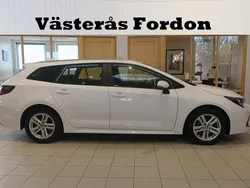 Vit Begagnad 2022 Toyota Corolla Active Kombi | 237 900 kr (Marknadspris)