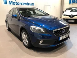 Blå Begagnad 2014 Volvo V40 CC Momentum Kombi | 144 900 kr (Marknadspris)