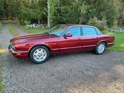 Röd Begagnad 1995 Jaguar XJ Sedan | 42 000 kr
