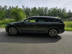 Grå Begagnad 2017 VW Passat GT Kombi | 180 000 kr (Marknadspris)