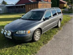 Grå Begagnad 2006 Volvo V70 Business Edition Kombi | 28 000 kr (Marknadspris)