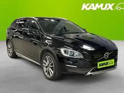 Svart Begagnad 2018 Volvo V60 CC Summum Kombi | 219 800 kr (Bra pris)