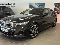 Svart Begagnad 2025 BMW 530e M Sport Sedan | 649 000 kr (Superpris)