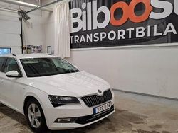 Vit Begagnad 2018 Skoda Superb Business Line Kombi | 213 900 kr (Marknadspris)
