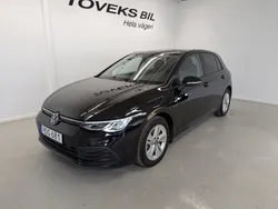 Svart Begagnad 2023 VW Golf VIII Life Kombi | 264 900 kr (Marknadspris)