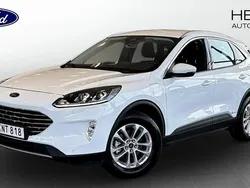 Vit (white) Begagnad 2022 Ford Kuga Titanium SUV | 269 900 kr (Marknadspris)