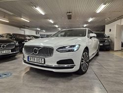 Vit Begagnad 2022 Volvo V90 Momentum Kombi | 399 000 kr (Marknadspris)