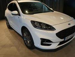 Vit Begagnad 2022 Ford Kuga Business Edition SUV | 298 900 kr