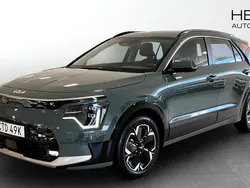 Grön (green) Begagnad 2022 Kia e-Niro 4 SUV | 349 900 kr (Dyr)