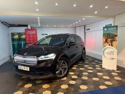 Svart Begagnad 2023 Skoda Enyaq iV SUV | 289 000 kr (Marknadspris)