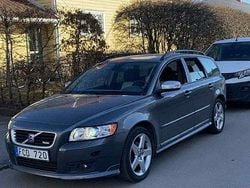 Grå Begagnad 2008 Volvo V50 R-Design Kombi | 56 900 kr (Marknadspris)