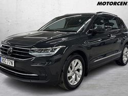 Grå Begagnad 2022 VW Tiguan Life SUV | 299 000 kr (Marknadspris)