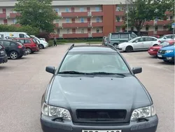 Grå Begagnad 2002 Volvo V40 Kombi | 9 000 kr (Bra pris)