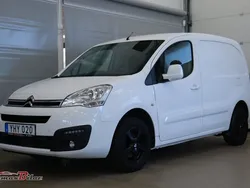 Vit Begagnad 2017 Citroën Berlingo Minibuss | 89 900 kr (Lite dyr)
