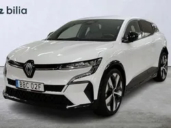 Vit Begagnad 2022 Renault Mégane Techno Halvkombi | 269 000 kr (Marknadspris)