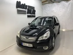 Svart Begagnad 2010 Subaru Outback SUV | 59 900 kr (Dyr)