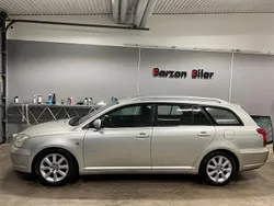 Silver Begagnad 2005 Toyota Avensis Kombi | 25 000 kr (Bra pris)