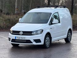 Vit Begagnad 2017 VW Caddy Minibuss | 129 900 kr (Marknadspris)
