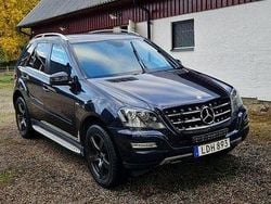 Svart Begagnad 2011 Mercedes ML350 Edition SUV | 126 000 kr (Bra pris)