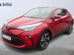 Röd Begagnad 2022 Toyota C-HR Edition SUV | 269 900 kr (Marknadspris)
