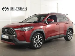 Röd (röd metallic) Begagnad 2024 Toyota Corolla Cross Style SUV | 388 900 kr (Lite dyr)