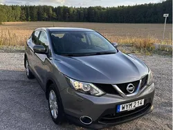 Grå Begagnad 2015 Nissan Qashqai SUV | 125 000 kr (Marknadspris)