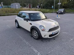 Vit Begagnad 2011 Mini One D Halvkombi | 44 900 kr