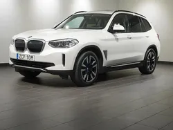 Vit Begagnad 2021 BMW iX3 Shadowline SUV | 389 500 kr (Marknadspris)