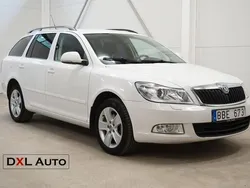 Vit Begagnad 2012 Skoda Octavia Kombi | 84 900 kr (Marknadspris)