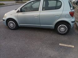 Blå Begagnad 2005 Toyota Yaris Halvkombi | 34 900 kr (Marknadspris)