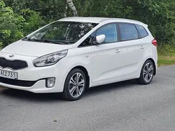 Vit Begagnad 2016 Kia Carens 2 Minibuss | 125 000 kr (Lite dyr)