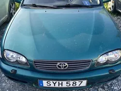 Grön Begagnad 2001 Toyota Corolla Halvkombi | 23 000 kr (Marknadspris)