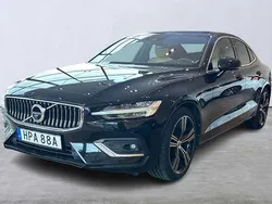 Svart Begagnad 2019 Volvo S60 Inscription Sedan | 294 800 kr (Marknadspris)