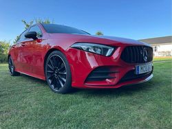 Röd Begagnad 2019 Mercedes A200 AMG Halvkombi | 239 000 kr (Marknadspris)