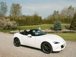 Vit Begagnad 2019 Mazda MX5 Cab | 309 000 kr (Marknadspris)