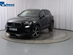 Svart Begagnad 2022 Volvo XC40 Core SUV | 314 900 kr (Bra pris)