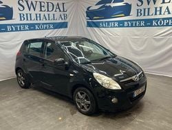 Svart Begagnad 2011 Hyundai i20 Select Halvkombi | 59 800 kr (Superpris)