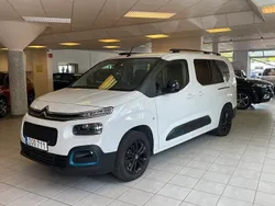 Vit Begagnad 2023 Citroën e-Berlingo Minibuss | 319 900 kr (Bra pris)