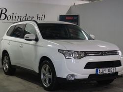 Vit Begagnad 2013 Mitsubishi Outlander SUV | 108 900 kr (Marknadspris)