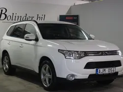 Vit Begagnad 2013 Mitsubishi Outlander SUV | 108 900 kr (Marknadspris)