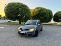 Grå Begagnad 2005 VW Golf Plus Cross Minibuss | 30 000 kr (Superpris)