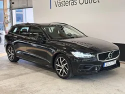 Svart Begagnad 2020 Volvo V60 Momentum Kombi | 249 900 kr (Marknadspris)