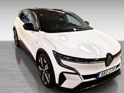 Vit Begagnad 2023 Renault Mégane Iconic Halvkombi | 279 000 kr (Bra pris)