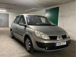 Grå Begagnad 2004 Renault Scénic II Minibuss | 18 490 kr (Marknadspris)