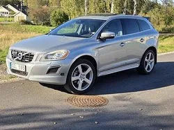 Silver Begagnad 2013 Volvo XC60 R-Design SUV | 169 900 kr (Marknadspris)