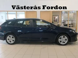 Mörkblå (blå) Begagnad 2022 Toyota Corolla Active Kombi | 227 900 kr (Marknadspris)